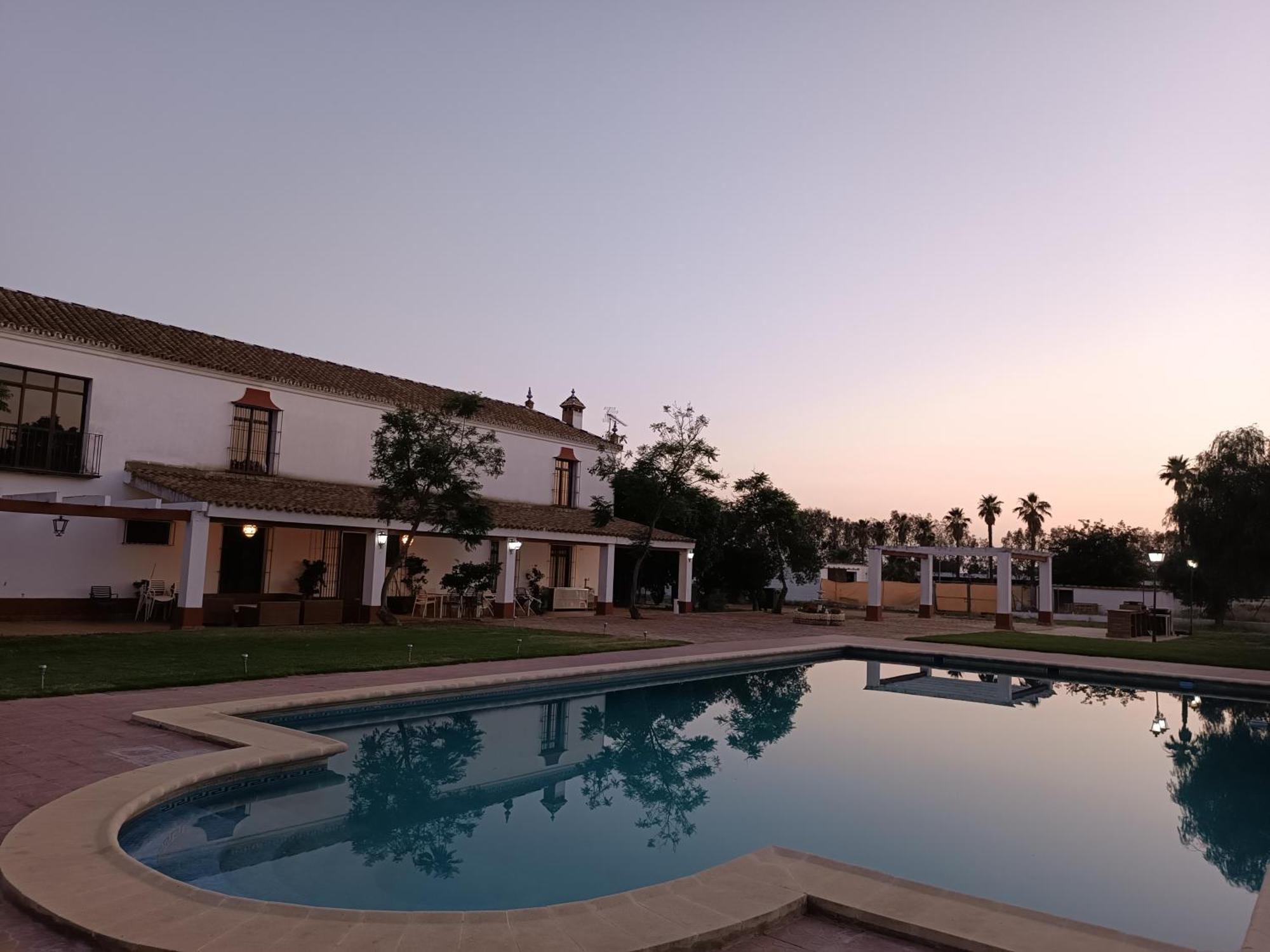 Вілла Cortijo La Amazona Севілья Екстер'єр фото